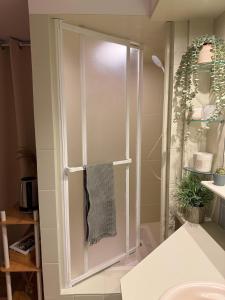 Sejours chez l'habitant Acces Prive - Proche Aeroport - WIFI - Free Parking : photos des chambres