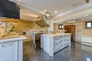 Golden Roots Estate - Katun Lindarski