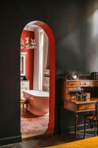 The Bank 1869 - Unique guestrooms in the historic center of Bruges