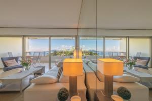 2-Bedroom Apartment with Sea View, Pool & Tennis Cannes