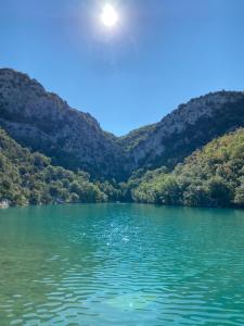 Maisons de vacances Chez Georges - Maison 4 - Les gites du Verdon : photos des chambres