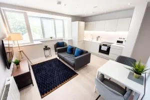 Space Apartments - Two Bed Central Brentwood Apartment With Parking - 26 - Great Warley Street