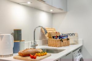 2 Middlecombe - Luxury Apartment at Byron Woolacombe, only 4 minute walk to Woolacombe Beach!