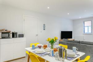 2 Middlecombe - Luxury Apartment at Byron Woolacombe, only 4 minute walk to Woolacombe Beach!