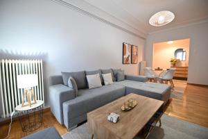 Panagiotidis lake house