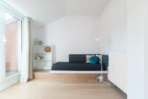 The Lake Suite Fiumelatte - Lake front apartment