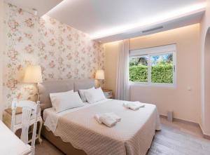 Leda by Vintage Travel