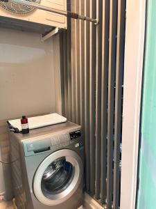 F22 1BR Sunrise Cityview tầng caoPOOL GYM