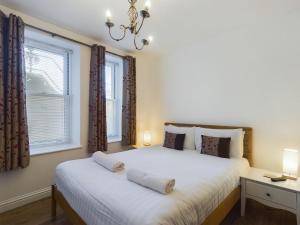 Cove Apartment - 3 Bed Sea View