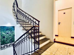 GuestHouse University by LR - self check in