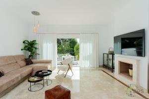 Penthouse with incredibles views 6 pools Golf 14