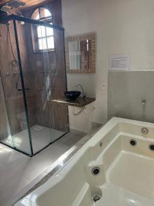 Chalé 09 com cozinha no coração de penedo