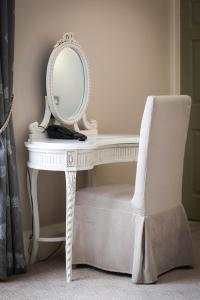 Deluxe Suite room in Owston Hall Hotel