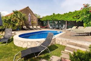 Old Stone House with private Swimming Pool