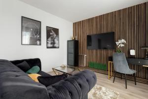 Stylowy Apartament z Parkingiem i Biurkiem w Gdańsku by Noclegi Renters
