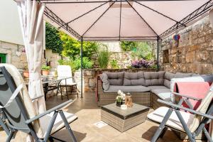 Old Stone House with private Swimming Pool