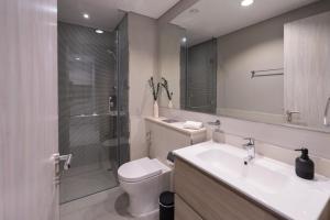 Keyrock Living - Lakeview Retreat in Business Bay