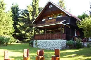 Uni-kom forest lodge - 格奥尔盖尼