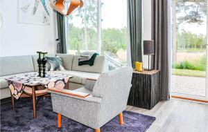 5 Bedroom Beautiful Home In Karlstad