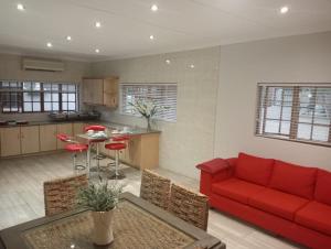 Majestic Manor Guesthouse & Coffee Shop