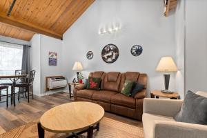 Mountain Inn Lodge 83 with Wintergreen Advantage - 3hvězdičkové hotely ve městě Wintergreen