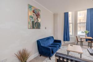 Spacious 2 Bedroom Flat Next to Brighton Beach Sleep 6 Guests RFT