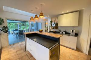 Superb contemporary villa with pool and garden