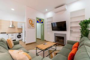 Aurora Nueva Casa Maestranza Catedral Parking