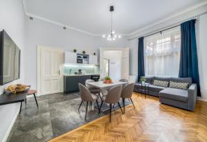 Synagogue 2 Bedroom Apartment S162