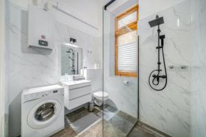 Synagogue 2 Bedroom Apartment S162