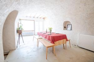 Charmante maison semi-troglodyte