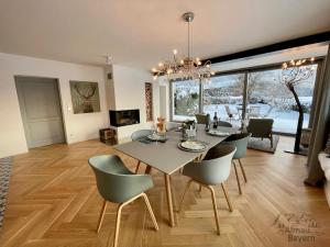 Ferienhaus AlmauBayern - mit Bergblick und großem Garten