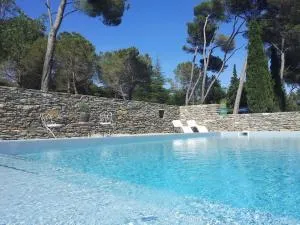 Les Pins Domaine Russol - Laure-Minervois