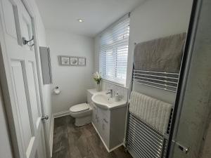 Hurstpier Spacious 2 Bed Apartment - by MCF