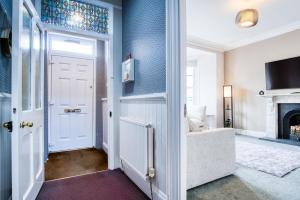 The Lanterns - 9 Bedroom - Sleeps 17 - Saundersfoot Village Centre