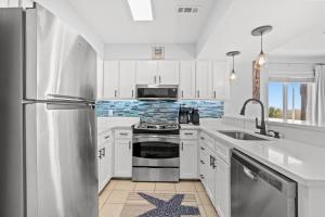 Direct Oceanfront 3BR 2BA Pool Modern Oasis