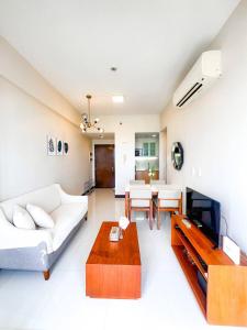 1 Bedroom with Ocean View Balcony! Pool Access near Mactan Airport