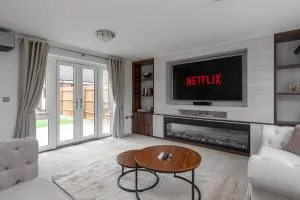 5 bed detached Contractors Parking Long Stays - 温斯洛