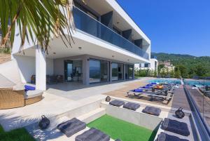 Noble Opatija Riviera Villas by Irundo