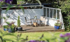 Nature-close guest room with garden - Private bath included - 3hvězdičkové hotely ve městě Tisvildeleje