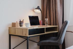 Prague Days - Two-Bedroom Apartment with Workspace and 200Mbps WiFi