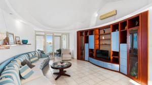 Apartment Blu with sea view