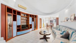 Apartment Blu with sea view