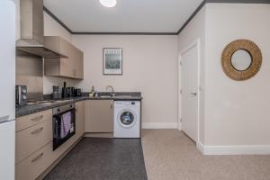 Beautiful 2 Bedroom Flat with Sea View RF5