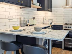 Rock Gardens - by Brighton Holiday Lets