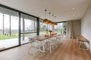 Huswell - Charming Vacation Home with Lush Garden - Dadizele