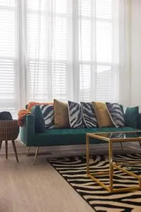 2 Story Penthouse 2 Balconies, Skyline View, Pool - Capitol View