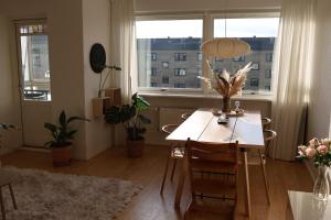 Cosy appartment near city, beach, metro & airport