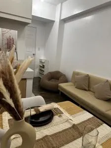 Bloq Residences Sikatuna 2 Unit 1616 - Adlawon
