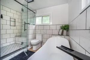 Spacious 5-Bedroom Soha Boho in South Haven, MI - Sleeps 14 - Plainwell